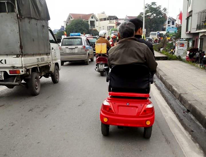 "Cạn lời".