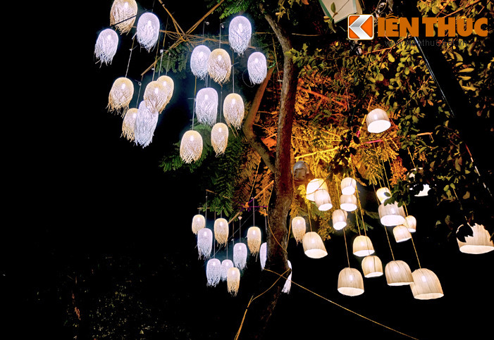 Một Hà Nội rất lạ với những chiếc đèn lồng làng nghề.