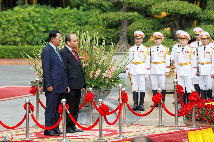 Đây là chuyến công du tới Việt Nam lần thứ 2 kể từ khi ông Hun Sen được tái bổ nhiệm làm Thủ tướng Vương quốc Campuchia vào tháng 9/2013.