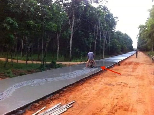 Một kiểu đi đường bá đạo.