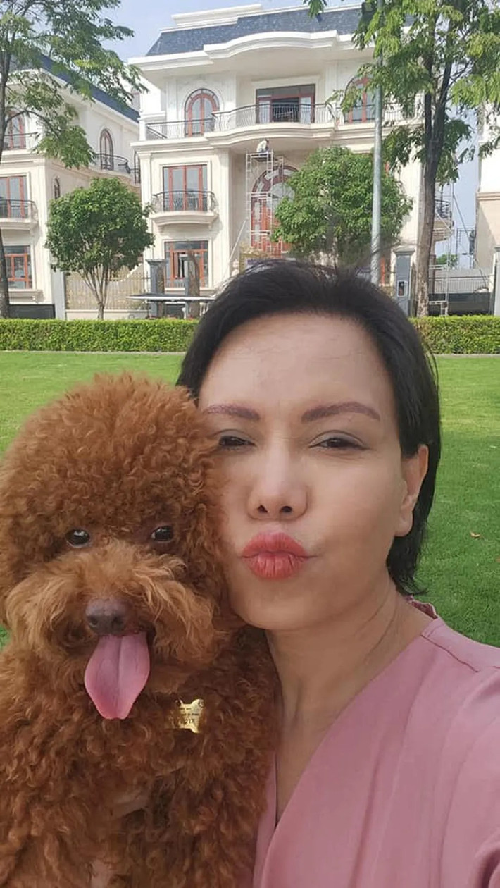 Nữ danh hài cho biết ông xã Hoài Phương là người tự tay sắp xếp và mua nội thất cho tổ ấm mới. Nguồn ảnh: chụp màn hình Tiktock, FBNV
