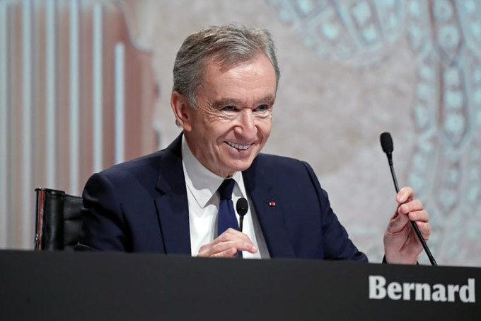 Tài sản của tỷ phú Bernard Arnault vượt qua mức 200 tỷ USD (đạt mức 228 tỷ USD). Điều này khiến ông trở thành người thứ ba trên thế giới đạt được dấu mốc này, sau Elon Musk và Jeff Bezos. Ảnh: CNBC