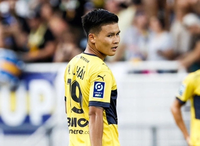 Mức lương này không phải vấn đề lớn với Muangthong United. Tuy nhiên, phía Muangthong United đang tỏ ra lưỡng lự khi cho rằng, giá trị của Quang Hải hiện không còn cao như vài năm trước nên phí lót tay 6,9 tỷ đồng là không phù hợp ở thời điểm này. Ảnh; Zing