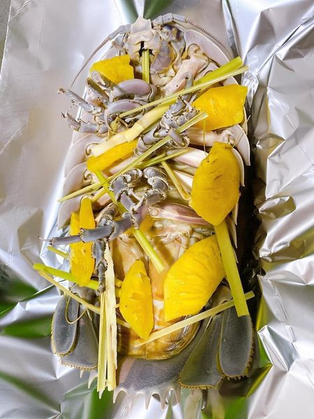 Bọ biển có thể chế biến thành nhiều món ăn như bọ biển nướng, bọ biển hấp sả... Nguồn ảnh: Facebook