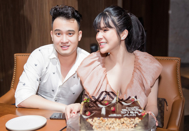 Dồng thời, Diệp Lâm Anh mong muốn mọi chuyện sẽ được giải quyết nhẹ nhàng: "Cảm ơn em nhiều nhé. Mọi chuyện cứ nhẹ nhàng thôi nè".