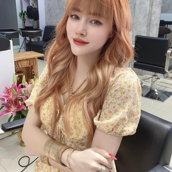 Lúc bấy giờ, mỗi hành động hay bất kỳ điều gì liên quan đến Kem Kabi cũng có thể thành hot trend. Thậm chí, mái tóc giả có phần “lởm chởm” theo phong cách Hime (một kiểu tóc của Nhật) của cô nàng cũng được nhiều người nổi tiếng làm theo.