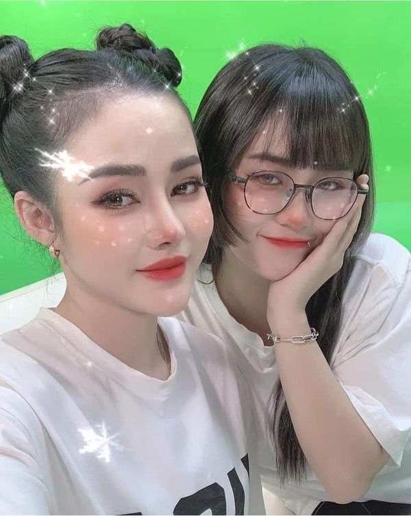 Nổi lên từ chính phát ngôn của bản thân, Kem Kabi rất nhanh đã được dân mạng đặt cho biệt danh “gái Nhật” đầy dễ thương. Không những vậy, hiện tượng mạng này còn gây ấn tượng bởi lối trò chuyện duyên dáng, hóm hỉnh, sẵn sàng phản pháo bằng giọng điệu xéo sắc khi nhận được câu hỏi trái khoáy của khách hàng.