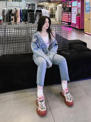 Nhờ gương mặt xinh xắn, Mie được khán giả và đồng nghiệp phong là "Hoa hậu DJ".