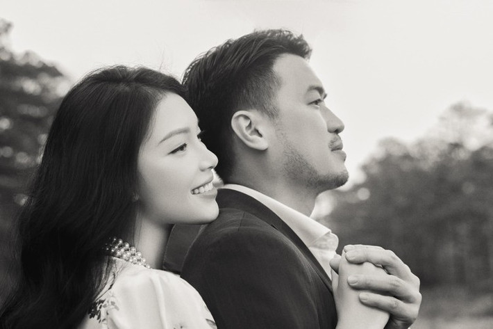 Theo dõi Phillip Nguyễn thường xuyên, mọi người hẳn cũng biết, con trai tỷ phú Johnathan Hạnh Nguyễn không những đẹp trai, tài giỏi mà còn là người cực lãng mạn trong tình yêu.