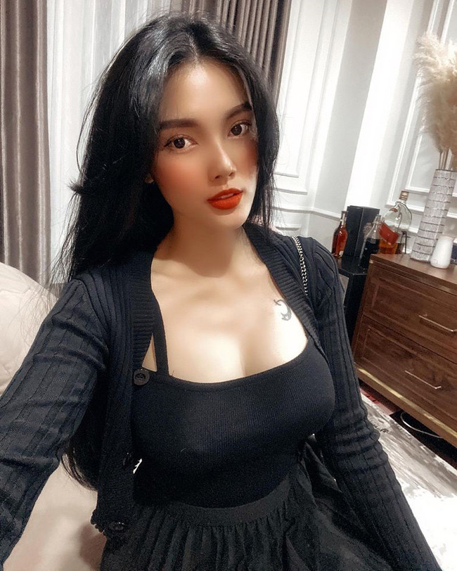 Ngay khi con chào đời, nàng dâu hào môn này đã giảm được 9kg, vóc dáng thon gọn như thời con gái.
