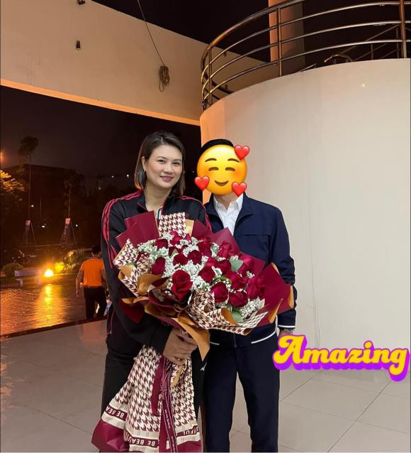 Trong quãng thời gian thi đấu chuyên nghiệp, Kim Huệ từng nhiều lần được bầu là "Hoa khôi bóng chuyền" ở các giải quốc tế được tổ chức tại Việt Nam.