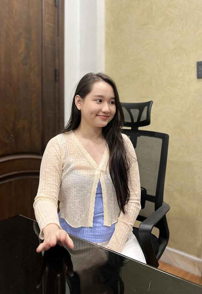 Cuối tháng 9 vừa qua, Trúc Anh khiến dân tình ngỡ ngàng với sự thay đổi lớn về hình thể sau thời gian dài ở ẩn. Cô nàng tăng tới 8kg, thân hình đầy đặn hơn trước.
