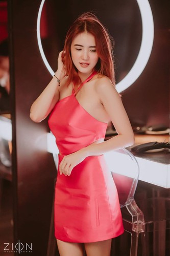 Hiện tại, quan trọng nhất với Khánh Chi là phụng dưỡng bố mẹ và chăm lo cho con gái trưởng thành.