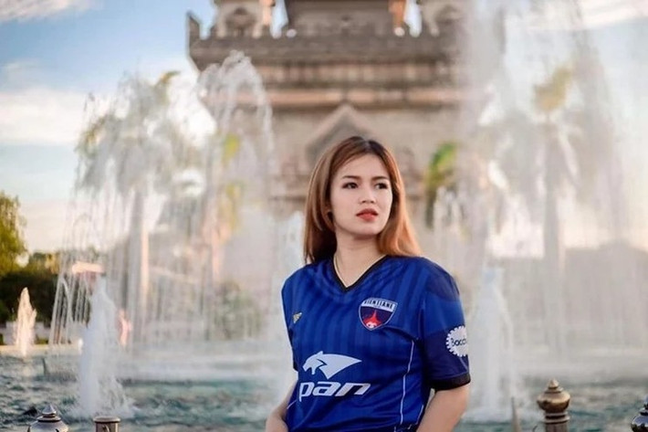 Ngay sau đó, đông đảo người hâm mộ Lào đã để lại bình luận bày tỏ sự bất bình trước việc Madam Bo đăng clip.