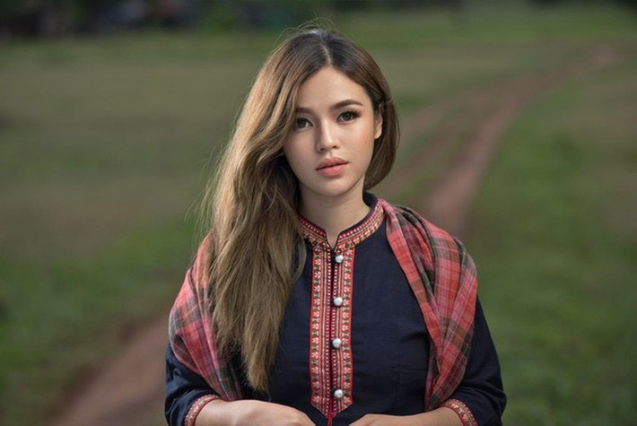 Tuy nhiên mới đây, dòng trạng thái của nữ đại gia Madam Bo đã khiến 1 bộ phận NHM bóng đá Lào cảm thấy không vui.
