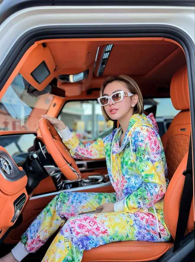 Tuy nhiên, với độ "chịu chơi" của Trang Nemo, có lẽ giá xăng tăng hay giá xăng giảm cũng chẳng phải là điều khiến cô quá bận tâm.