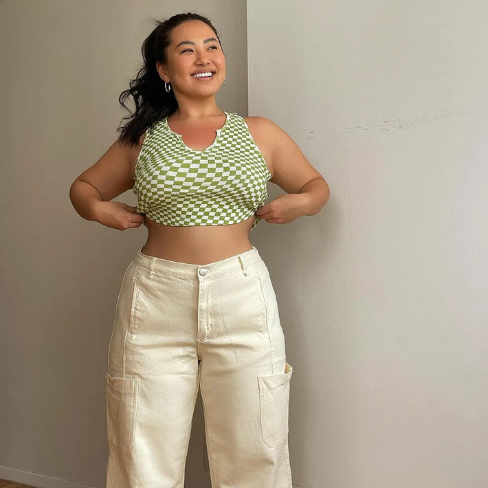 Ngôi sao gốc Hàn được nhiều nhãn hàng mời gọi hợp tác quảng cáo như Adanola, Hvisk, Fashion Nova Curve, Misspap, MPG Sports...