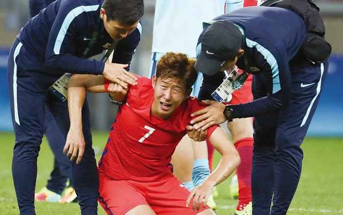 Son òa khóc sau trận thua của Hàn Quốc ở tứ kết Olympic 2016