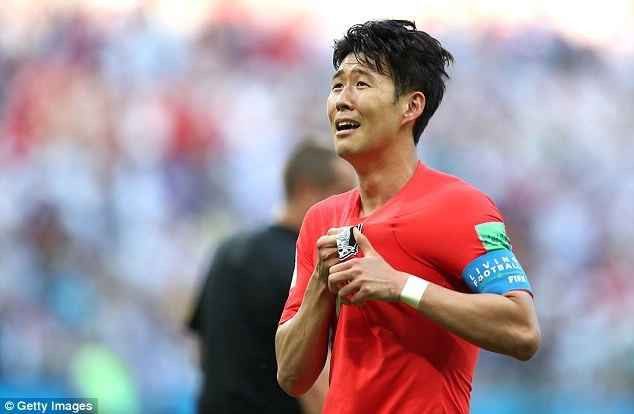 Son khóc vì quá hạnh phúc khi là người ấn định chiến thắng 2-0 của đội tuyển Hàn Quốc trước Cỗ xe tăng Đức vào phút thứ 90+6.Ảnh: Getty Images