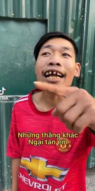 Chính hiện tượng mạng Thông Soái Ca nằm chễm chệ trên biển quảng cáo show, có nhân vật chính khác là DJ Mie, Rapper BinD…