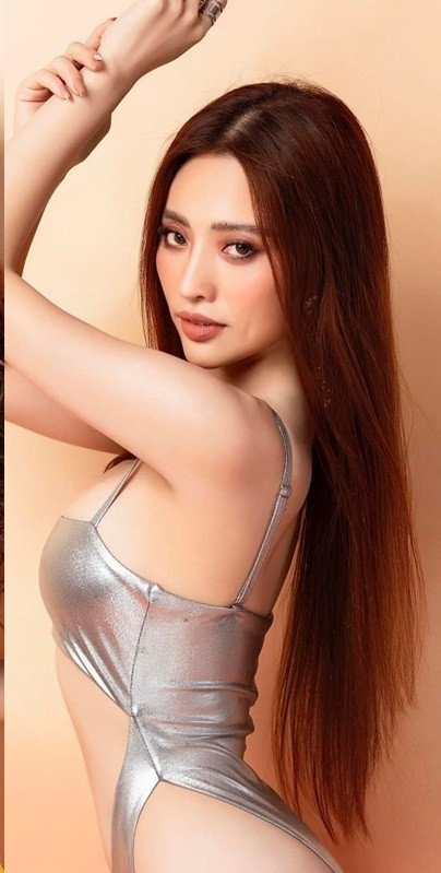 Song sau đó cả tỷ phú Hoàng Kiều và Ngô Lan Anh lại đường ai nấy đi và lý do đến nay vẫn được giấu kín.