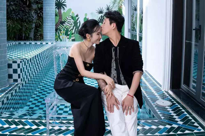 Bà xã Minh Nhựa cho biết việc cover những vụ điệu của idol Hàn Quốc là cách để cô luyện tập thể thao.
