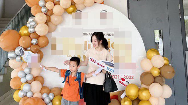 Tên tuổi của nàng Dịu ngày càng được chú ý trong giới trẻ khi công khai mối tình bên chàng cầu thủ Việt Kiều điển trai Mạc Hồng Quân.