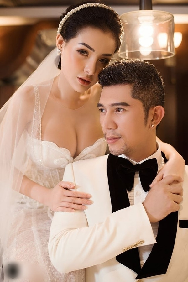 Ngân 98 thừa nhận, cô chưa bao giờ đòi hỏi Lương Bằng Quang chu cấp tiền bạc kể từ lúc hẹn hò.