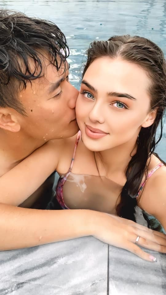 Ngoài ra, từ dòng trạng thái, người hâm mộ có thể ngầm đoán được bé trai đầu lòng của nhà Tiến Dũng có tên là Sonhine.