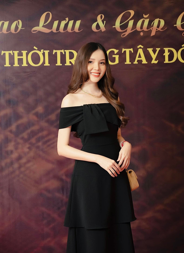 Khoa học đã chứng minh, bơi là một trong những môn thể thao đốt cháy calo nhiều nhất trong các bộ môn vận động. Khi gặp áp lực của nước, các nhóm cơ cần hoạt động tích cực hơn khiến quá trình trao đổi chất diễn ra nhanh hơn.