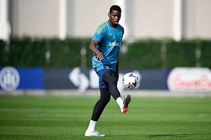 Paul Pogba (Juventus - 48 triệu euro) trở lại tập luyện nhưng bất ngờ tái phát chấn thương và đành lỡ hẹn với ngày hội bóng đá lớn nhất thế giới tại Qatar.