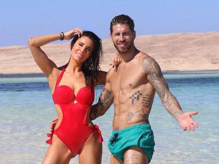 Pilar Rubio là người dẫn chương trình nổi tiếng tại Tây Ban Nha. Bà mẹ 4 con này có lượng theo dõi khổng lồ trên mạng xã hội với 8,6 triệu người. Người đẹp 44 tuổi kết hôn với trung Sergio Ramos được 3 năm sau 10 năm hẹn hò.