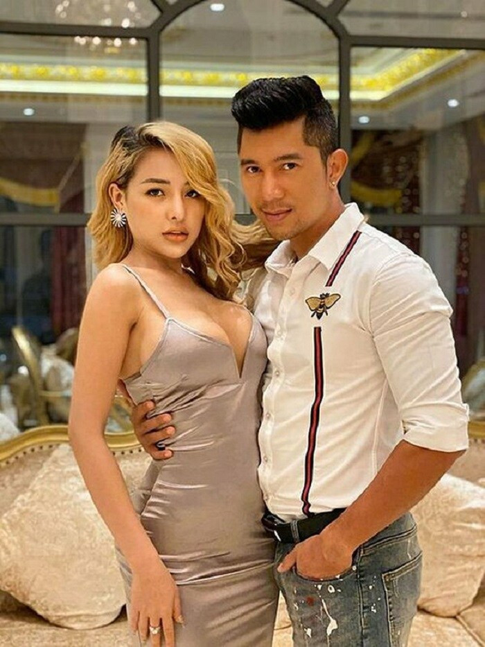 Ngoài ra, Ngân 98 lo sợ sinh con ra sẽ giống như Lương Bằng Quang lúc chưa phẫu thuật thẩm mỹ.