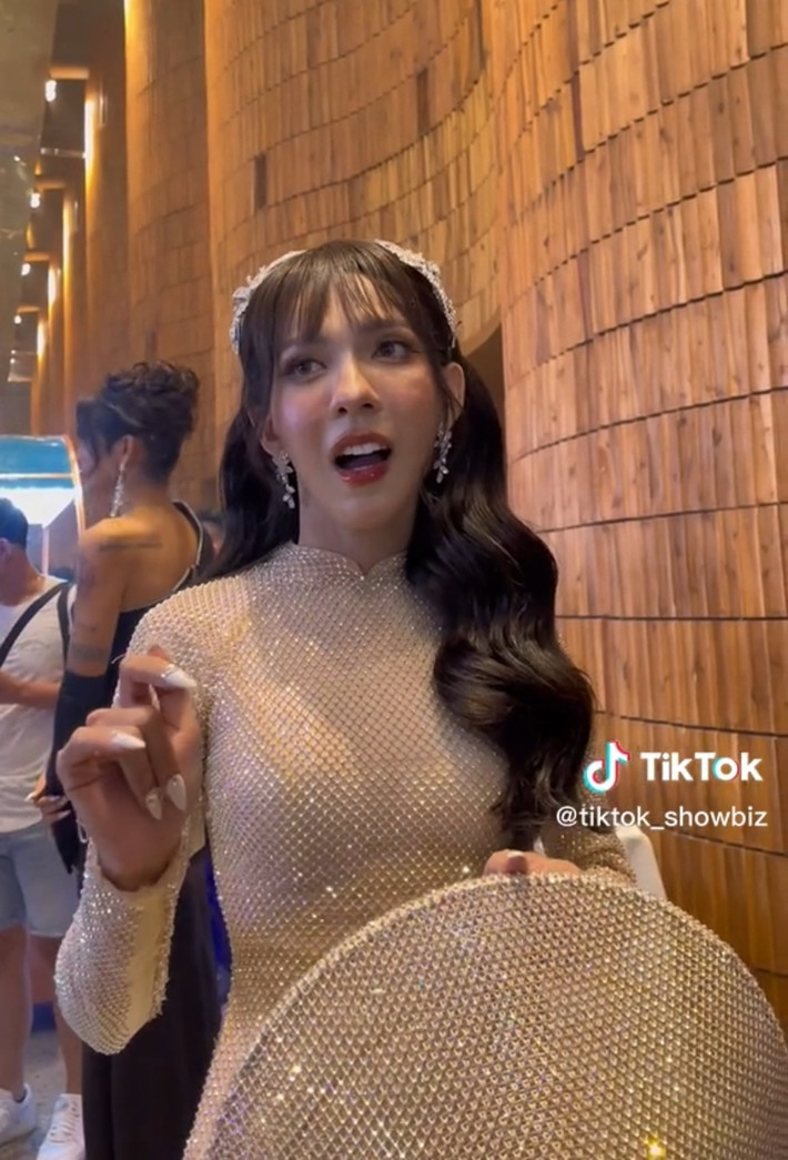 Theo chia sẻ, Võ Thành Ý chỉ vừa kết thúc đợt 1 trong liệu trình phẫu thuật thẩm mỹ của mình. Tổng chi phí hot TikToker bỏ ra cho việc thẩm mỹ lên đến 200 triệu đồng.