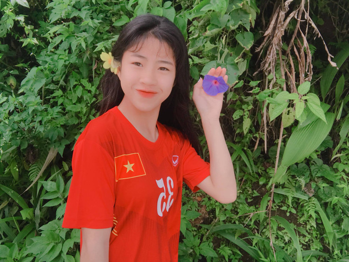 Nhân ngày Valentine, netizen truyền tay nhau đoạn clip hot girl của đội tuyển nữ Việt Nam - Nguyễn Thị Thanh Nhã “thả thính” cực đáng yêu.