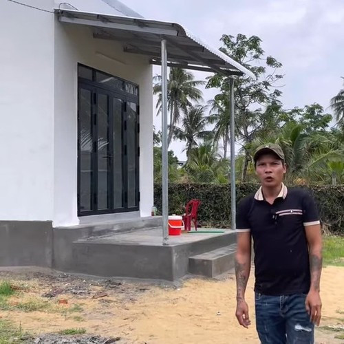 Nhiều người mong bà xã Lộc Fuho nên theo học lớp đàng hoàng và lấy bằng lái rồi hãy tự chạy xe.