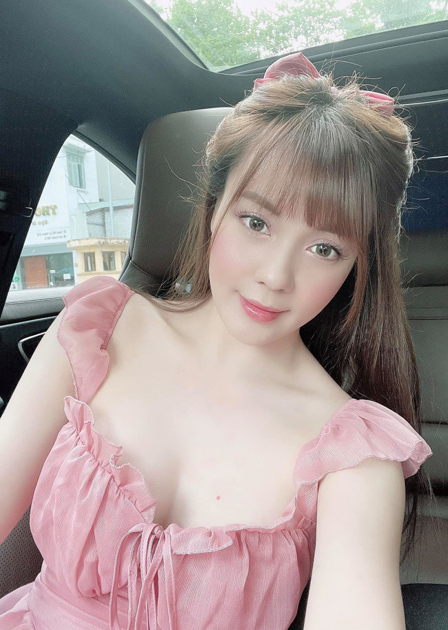 Hậu ly hôn, nhan sắc hiện tại cô giáo Âu Hà My được khen ngày càng "lên hương".