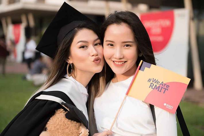 Không có đôi bạn nào là không nợ nhau qua lại, ngay cả cặp bạn thân giàu có Ngọc Thanh Tâm và Primmy Trương cũng không ngoại lệ.