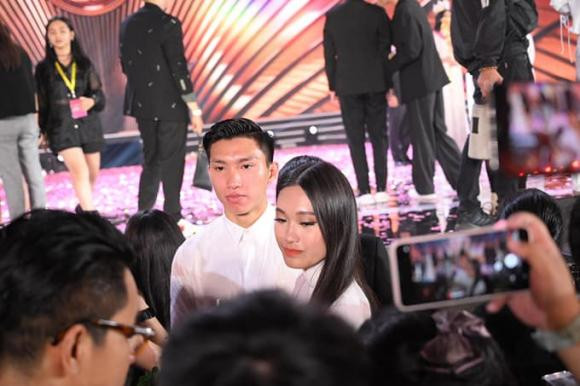 Trước đó, Văn Hậu và Hải My từng có mặt trong hôn lễ của cầu thủ Thành Chung và Hồ Tấn Tài.