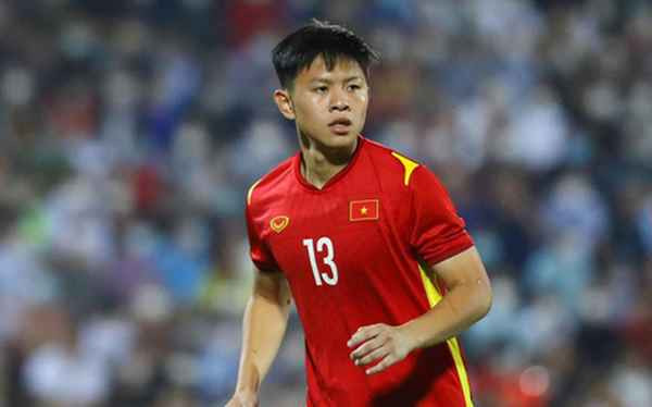 Vũ Tiến Long (sinh năm 2002) chứng tỏ sự chững chạc khi khoác áo U23 Việt Nam tại SEA Games 31 và VCK châu Á 2022.