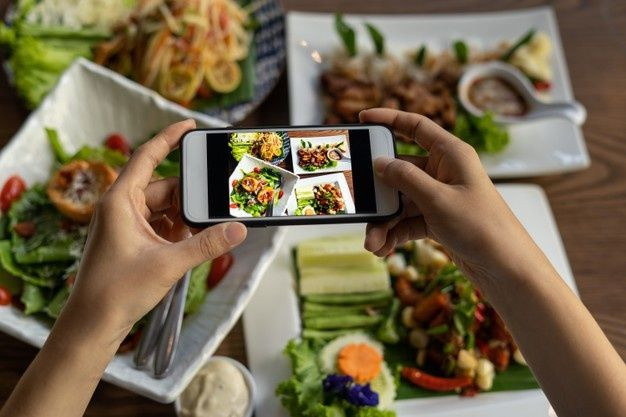 Theo đó, anh này đã hào hứng đi đến quán ăn để trải nghiệm sau khi xem những video review đồ ăn tại đây nhưng cuối cùng lại rất thất vọng vì đồ ăn vô cùng tệ, kém chất lượng so với những gì trên video đã nói.