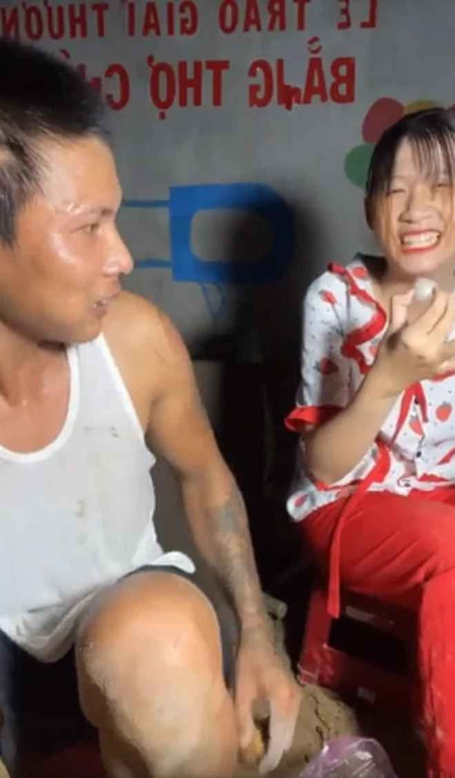 Mặt khác Thanh Chi cũng không phải nhân vật xa lạ gì cho can, bởi lẽ cô chính là em gái của Kim Thủy - vợ Lộc Fuho.