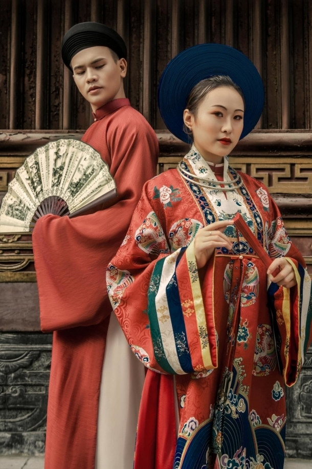 Nếu như ở Hàn Quốc được biết đến với những bộ Hanbok truyền thống, Trung Quốc có Hán Phục hay Nhật Bản nổi tiếng với Kimono thì Việt Nam cũng có những bộ cổ phục lưu giữ nét đẹp nghìn năm văn hóa.