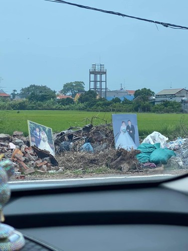 Trái lại, không ít người lại nêu quan điểm rằng bất cứ kỷ vật tình yêu nào đều đáng được giữ gìn, bảo vệ kể cả khi 2 người đã không còn bên nhau. Nó thể hiện thái độ tôn trọng đến đối phương.