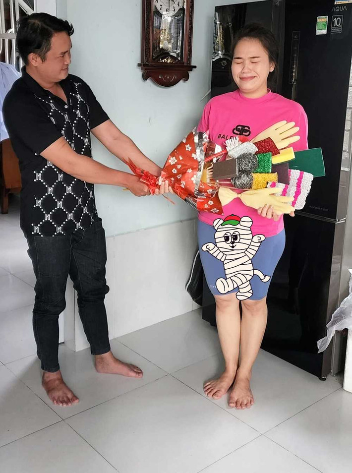 Mới đây, trên trang cá nhân "thánh sún" Ngân Thảo tiếp tục khoe khoảnh khắc hạnh phúc bên ông xã nhân kỷ niệm 1 năm ngày cưới khiến dân tình không khỏi thích thú.