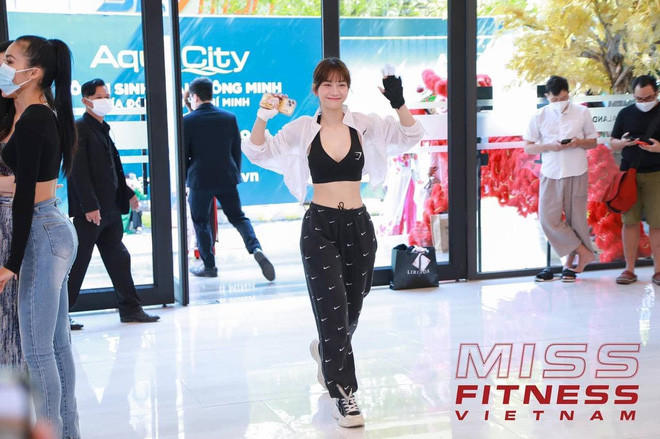 Không chỉ tâm sự về một quá khứ chẳng mấy tích cực, Lê Bống cũng mong rằng mọi người sẽ tha thứ và ủng hộ cô nàng trên chặng đường sắp tới.