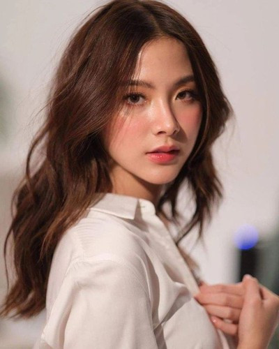 Không ít người yêu mến, khen ngợi diễn xuất ấn tượng của nữ diễn viên, cùng với đó là nhan sắc được cho là “tuyệt tác của tạo hóa” từ Baifern Pimchanok góp phần không nhỏ thu hút người xem cho Saree Yêu Dấu.