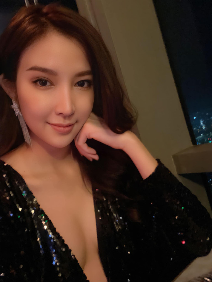 Để ghi điểm trong những shoot hình thời trang ấn tượng, thân hình cân đối luôn là thế mạnh để Kim Tuyến thoả sức trải nghiệm với nhiều style.