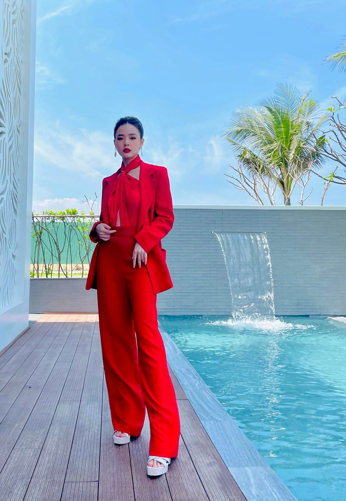 Midu được mệnh danh là quý cô độc thân giàu có, quyến rũ nhất nhì showbiz Việt.