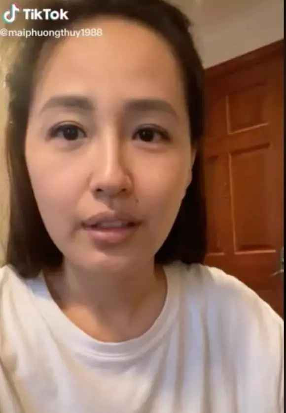 Mới đây, trên mạng xã hội TikTok của hoa hậu Mai Phương Thúy đã chia sẻ đoạn clip trong cuộc sống đời thường. Cô tự tin để mặt mộc và không tô thêm chút son nào.